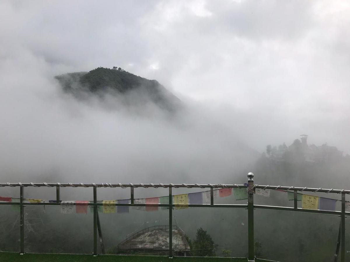 Icebergs Mussoorie - A Boutique Stay And 24 Hrs Roof Top Cafe Kültér fotó