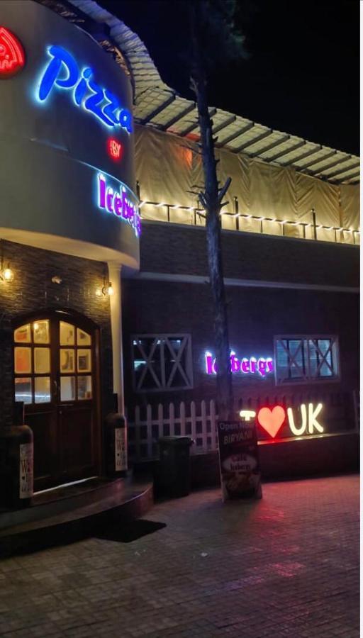 Icebergs Mussoorie - A Boutique Stay And 24 Hrs Roof Top Cafe Kültér fotó