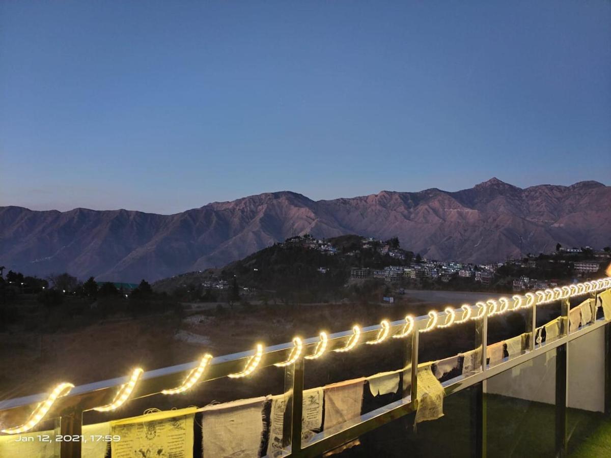 Icebergs Mussoorie - A Boutique Stay And 24 Hrs Roof Top Cafe Kültér fotó