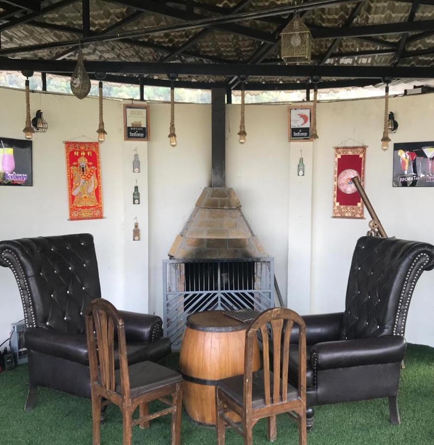 Icebergs Mussoorie - A Boutique Stay And 24 Hrs Roof Top Cafe Kültér fotó