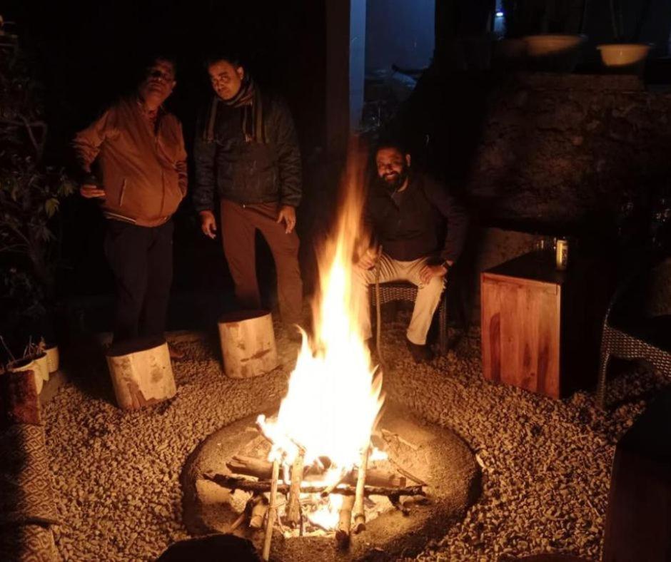 Icebergs Mussoorie - A Boutique Stay And 24 Hrs Roof Top Cafe Kültér fotó