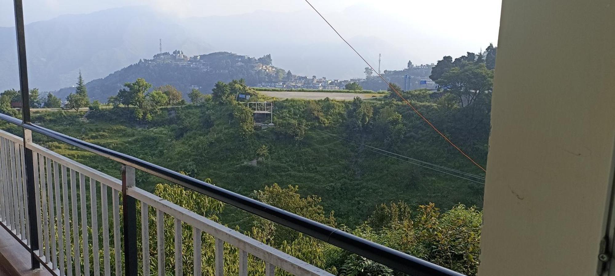 Icebergs Mussoorie - A Boutique Stay And 24 Hrs Roof Top Cafe Kültér fotó