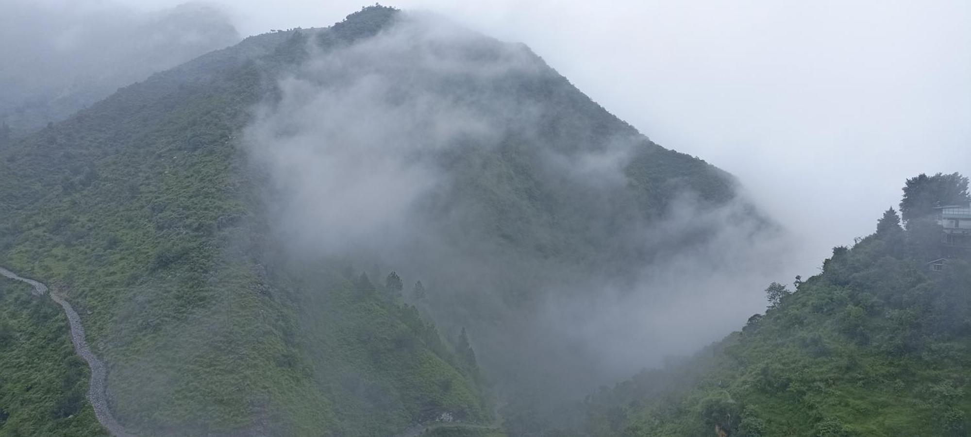 Icebergs Mussoorie - A Boutique Stay And 24 Hrs Roof Top Cafe Kültér fotó