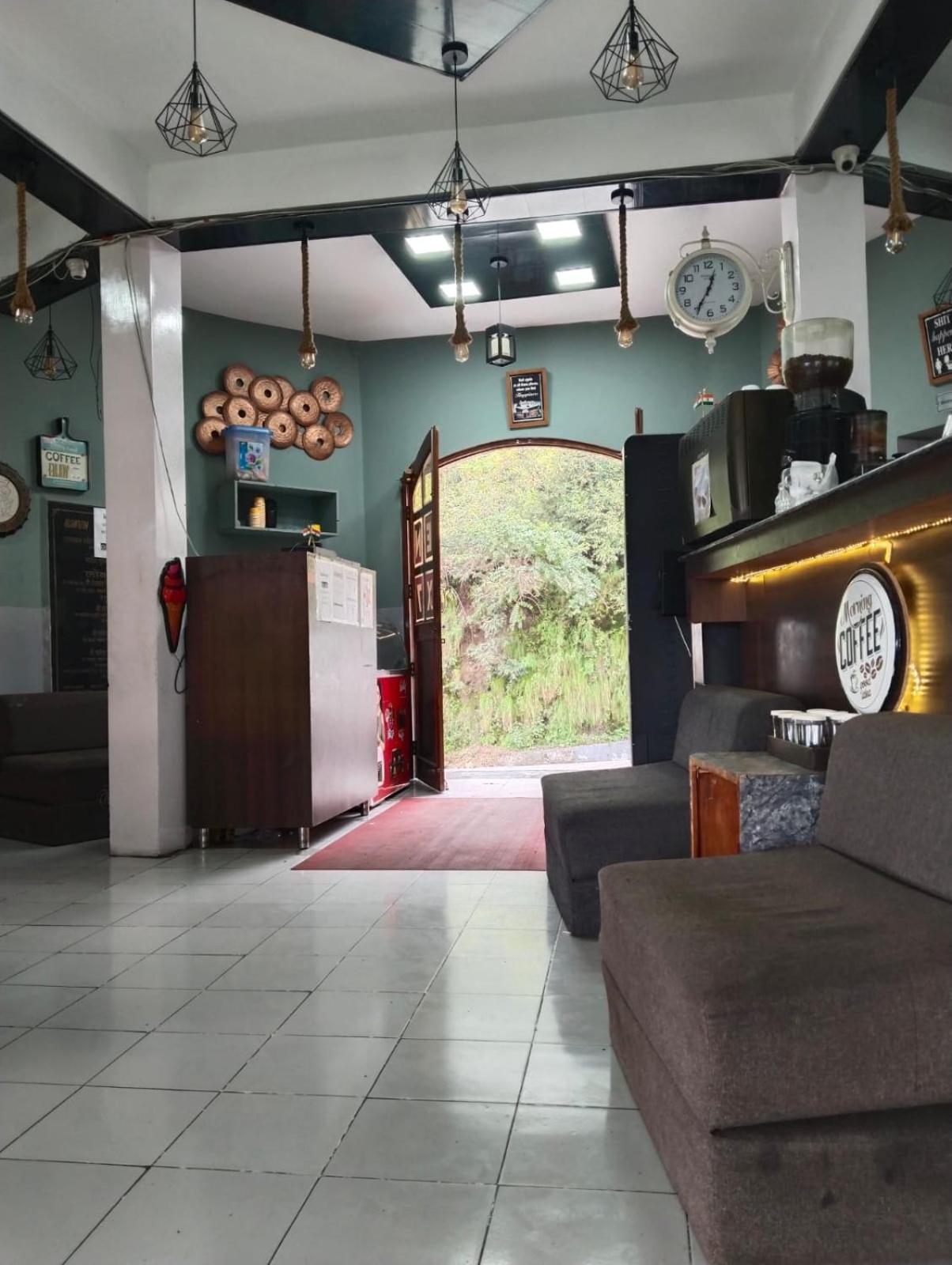 Icebergs Mussoorie - A Boutique Stay And 24 Hrs Roof Top Cafe Kültér fotó