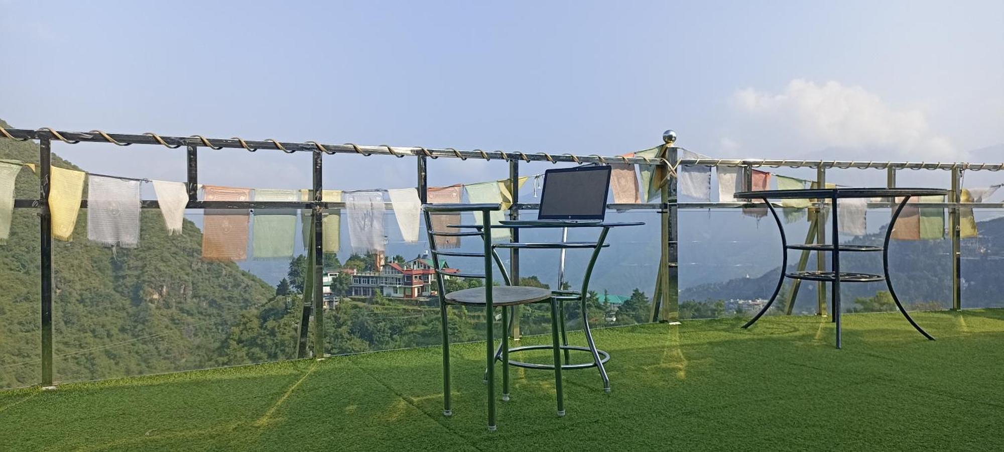 Icebergs Mussoorie - A Boutique Stay And 24 Hrs Roof Top Cafe Kültér fotó