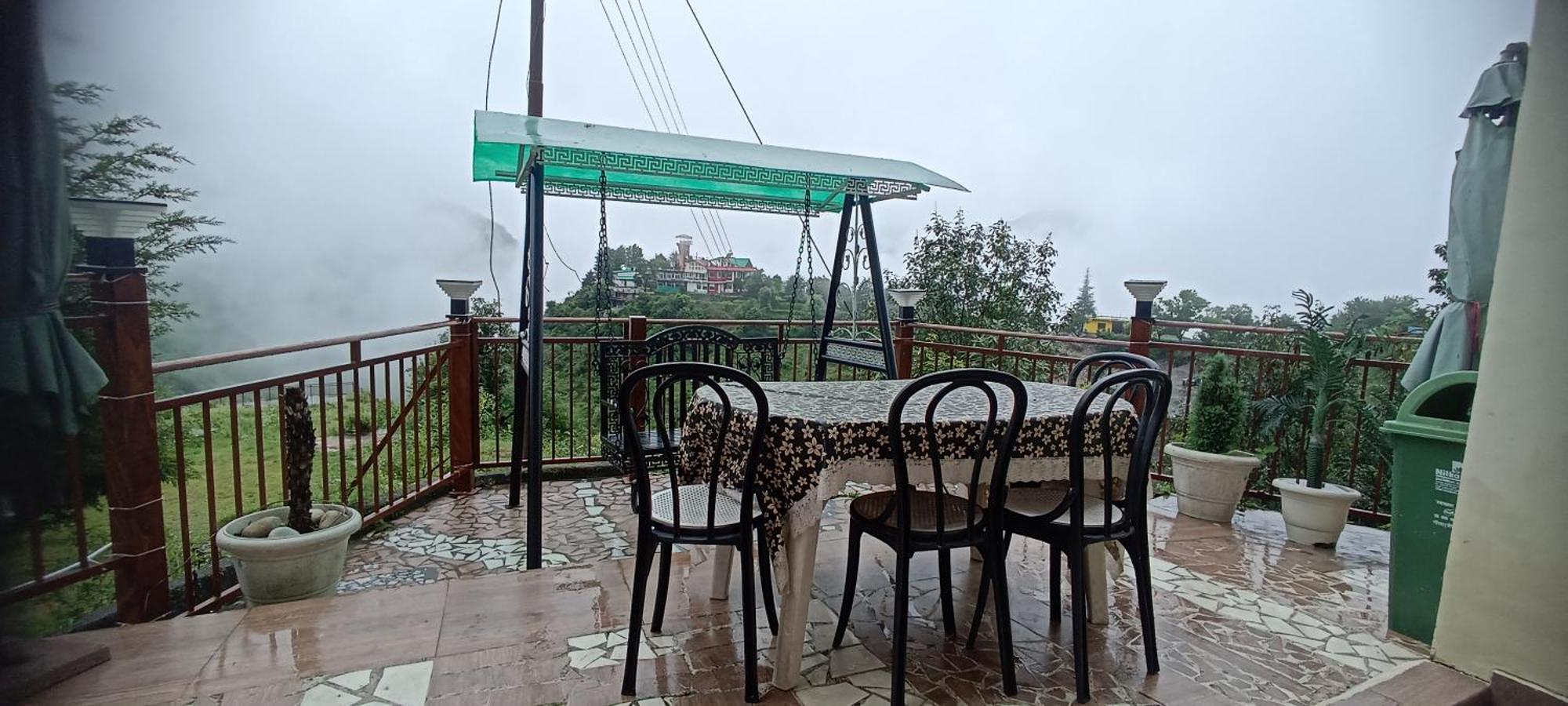 Icebergs Mussoorie - A Boutique Stay And 24 Hrs Roof Top Cafe Kültér fotó