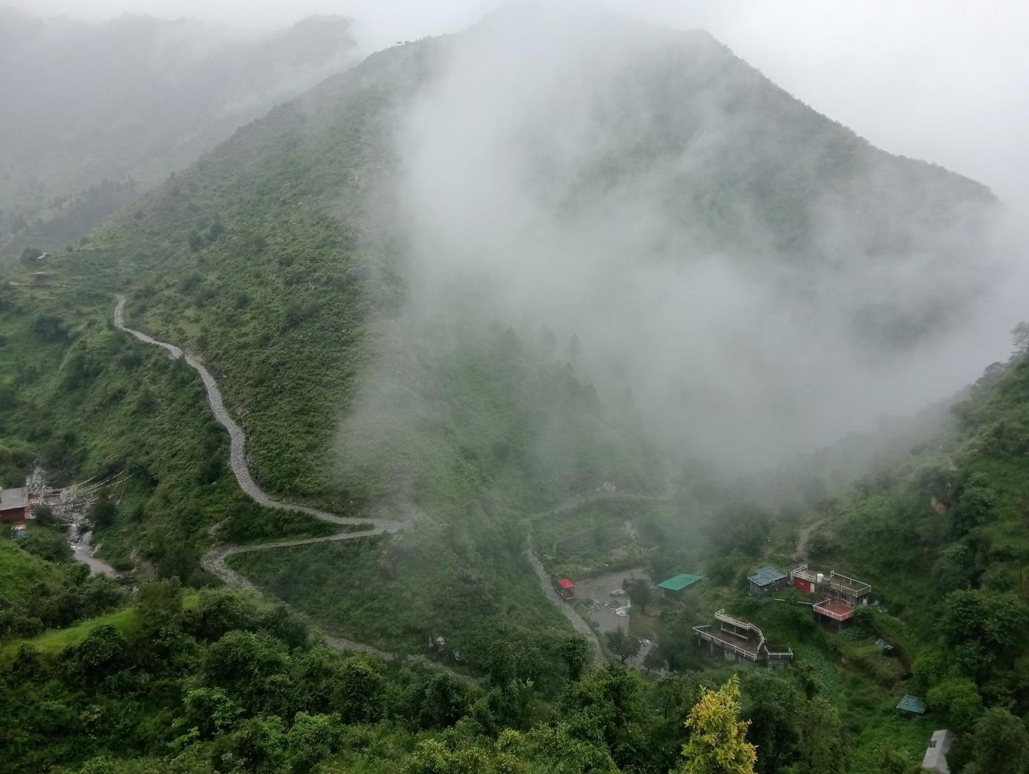 Icebergs Mussoorie - A Boutique Stay And 24 Hrs Roof Top Cafe Kültér fotó