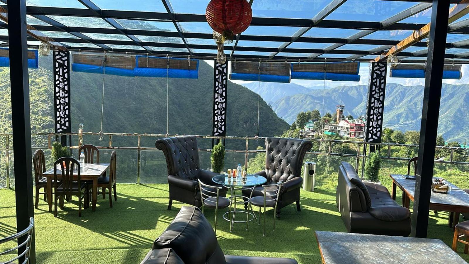 Icebergs Mussoorie - A Boutique Stay And 24 Hrs Roof Top Cafe Kültér fotó