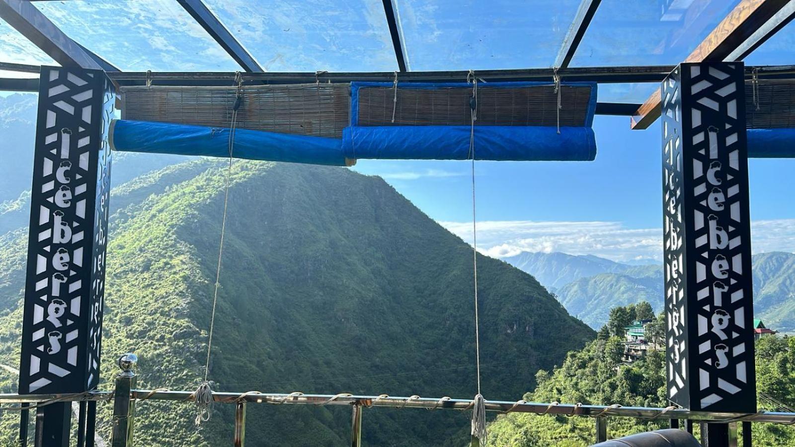 Icebergs Mussoorie - A Boutique Stay And 24 Hrs Roof Top Cafe Kültér fotó