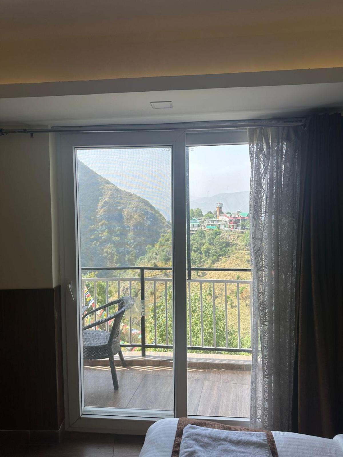 Icebergs Mussoorie - A Boutique Stay And 24 Hrs Roof Top Cafe Kültér fotó